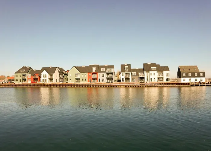 Сasa de vacaciones New Three-story Harbour House In Kerteminde